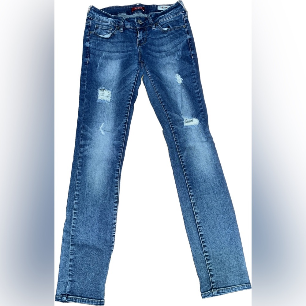 Guess. Medium Rise Skinny Sarah fit distressed jeans. Size 28